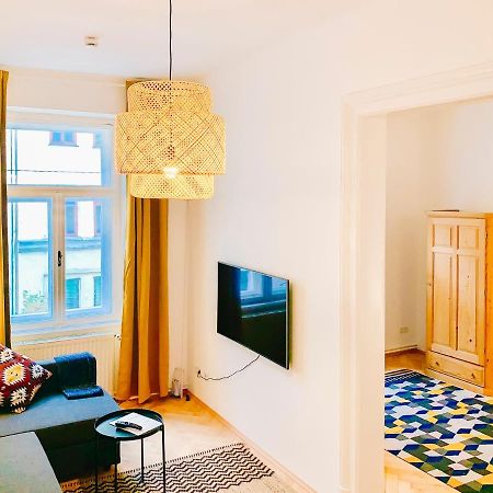 Contemporary City Apartment - By Nahuen Suites Graz Exterior photo