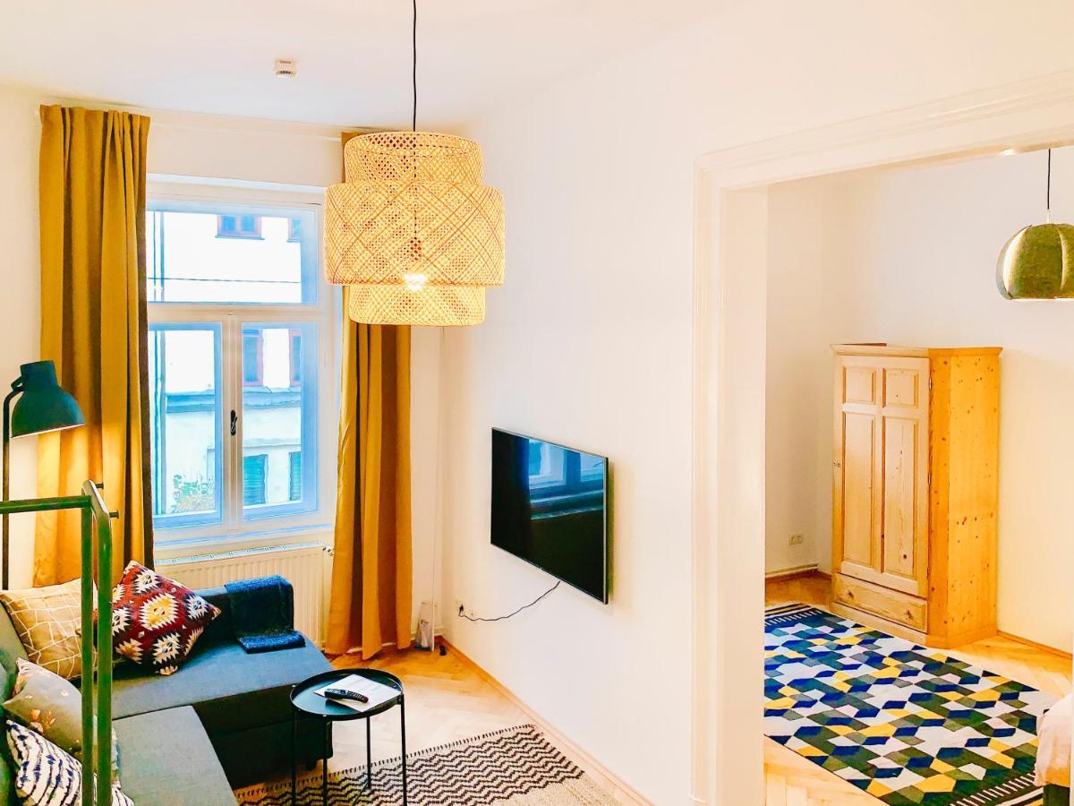 Contemporary City Apartment - By Nahuen Suites Graz Exterior photo