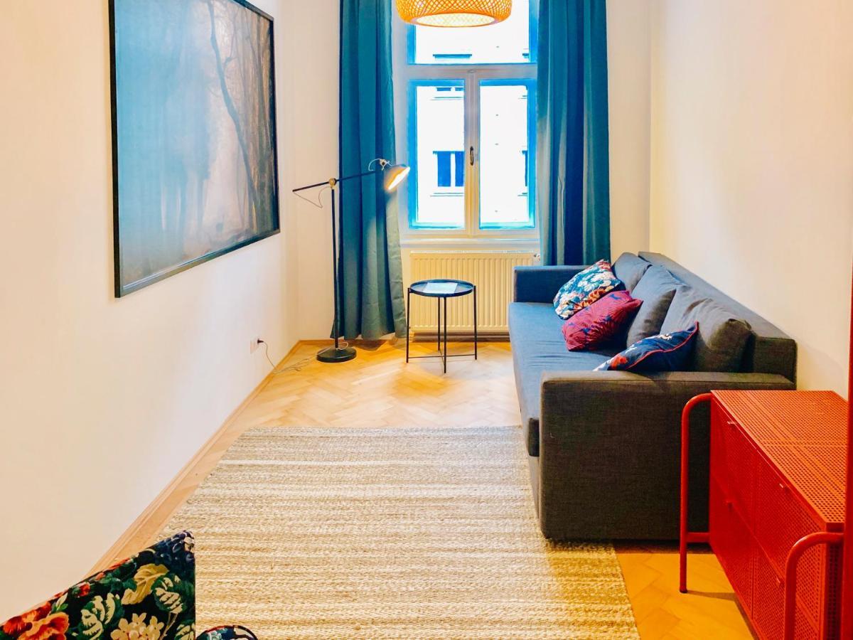 Contemporary City Apartment - By Nahuen Suites Graz Exterior photo