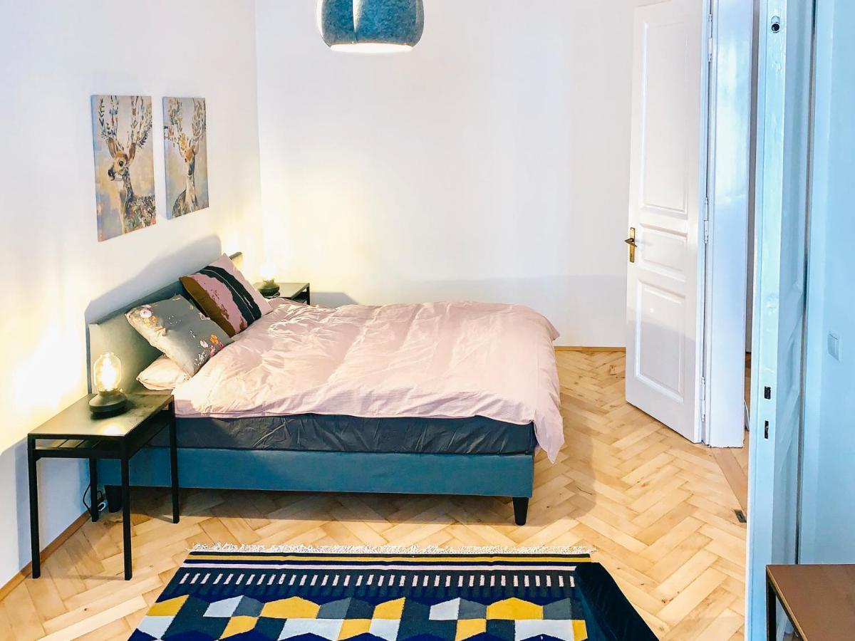 Contemporary City Apartment - By Nahuen Suites Graz Exterior photo